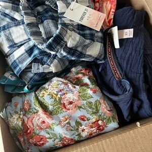 Box of Clothes XS/S